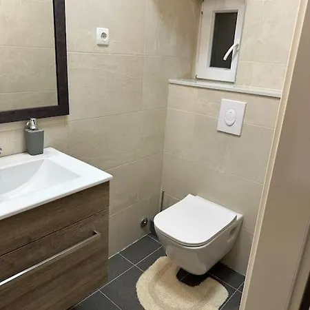 Leny With Pool * Sukosan