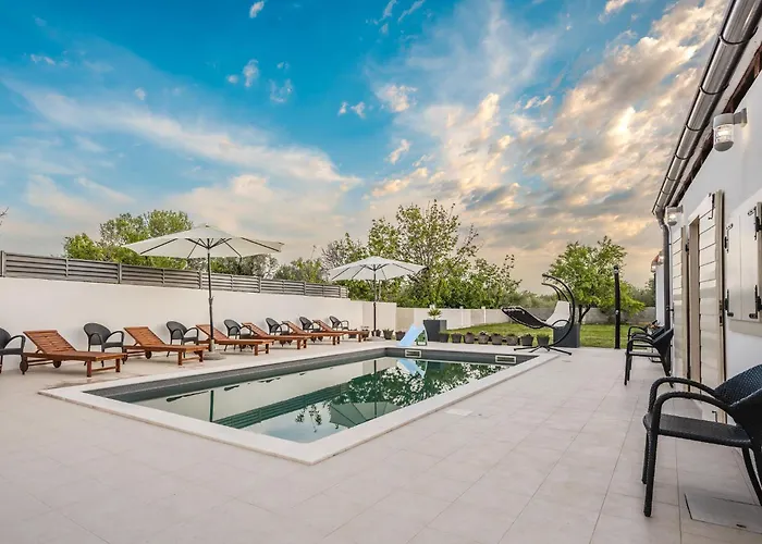 Villa Leny With Pool