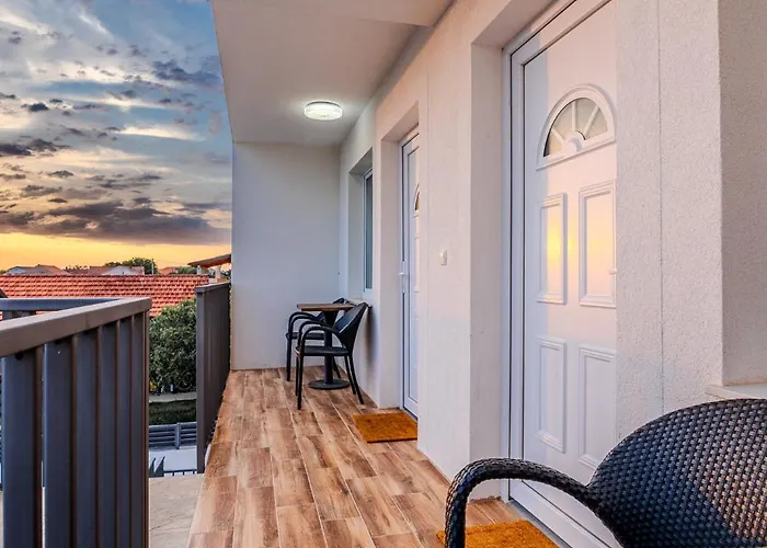 Villa Leny With Pool *