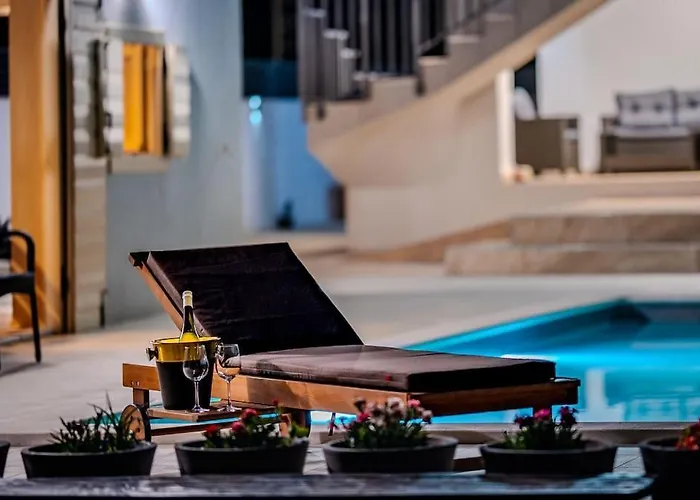 Leny With Pool Villa Sukošan